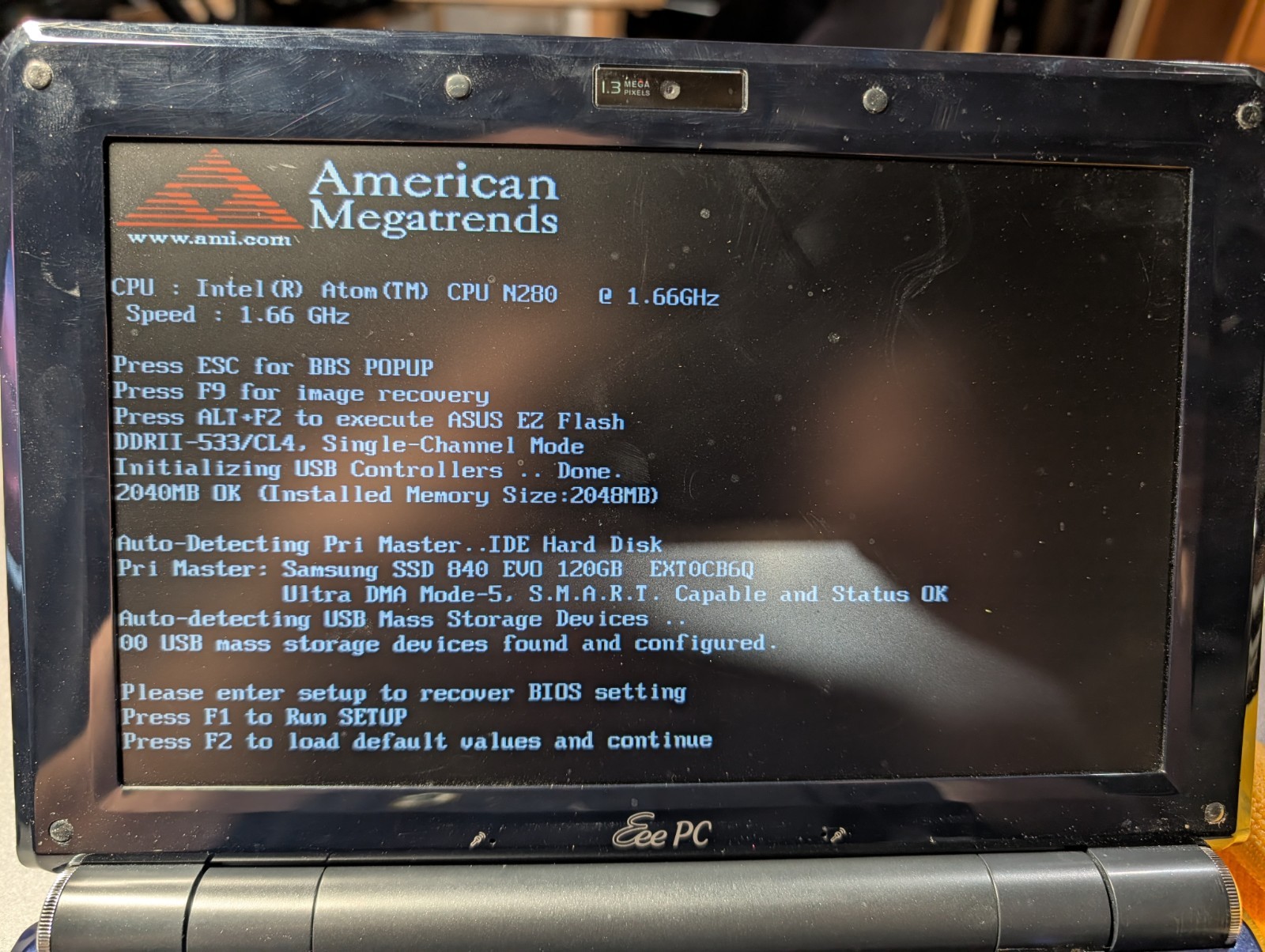2 ASUS EEE PC 1000HE Laptops 10-inch, WiFi, 2GB RAM 120gb SSD
