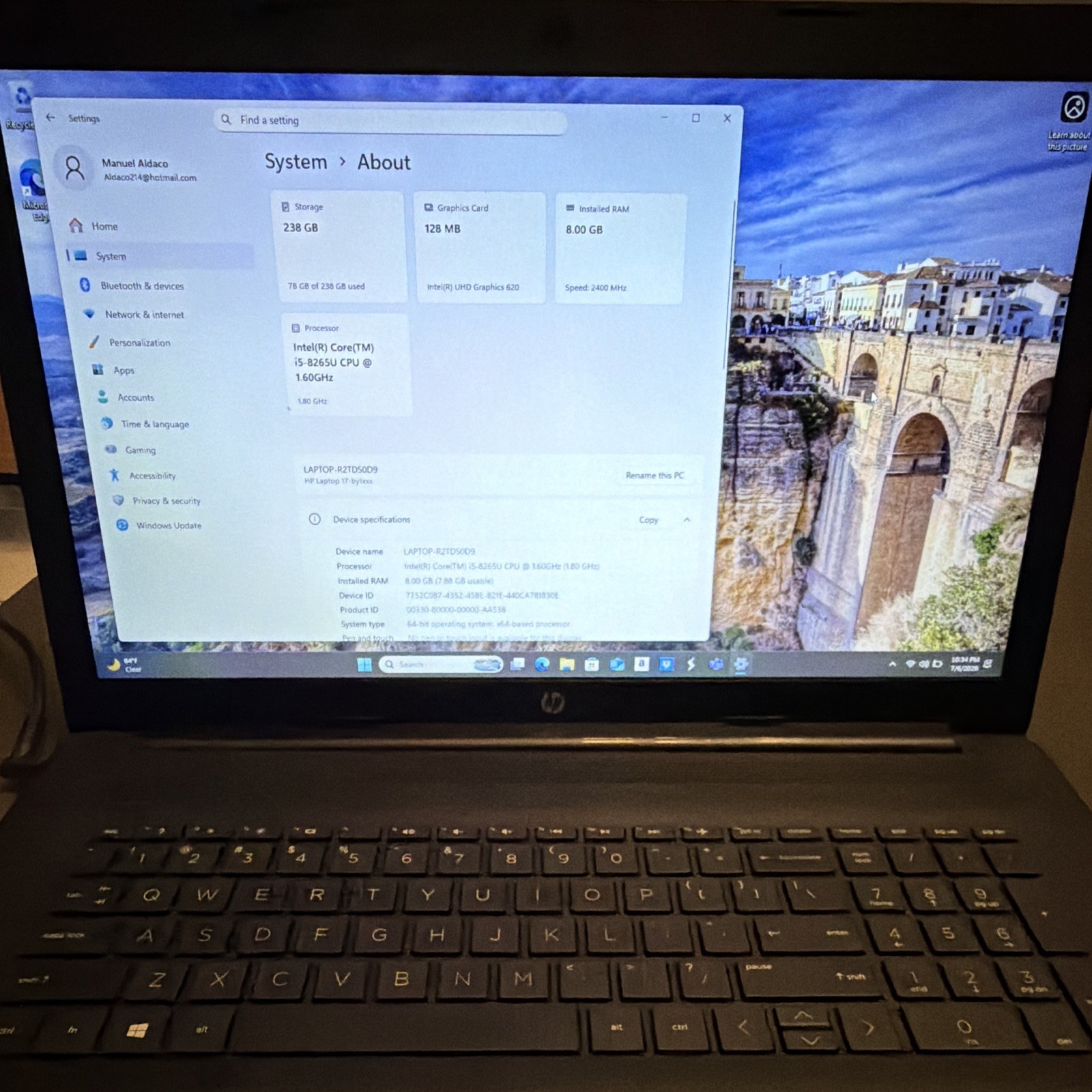 HP Laptop 17-by1053xx 17.3″ FHD i5-8265U 8GB RAM 238GB SSD Win11