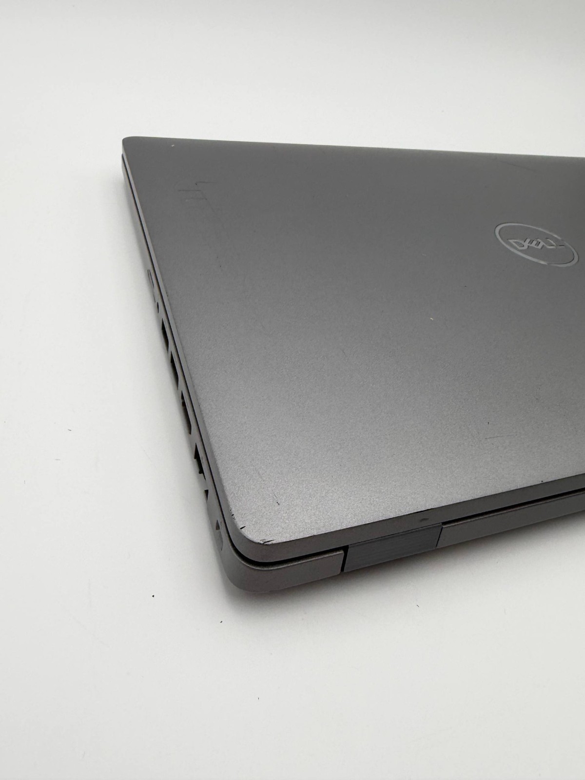 Dell PRECISION 15.6″ HD 3551 Laptop i7-10875H 2.30GHz no ram/ssd/charger