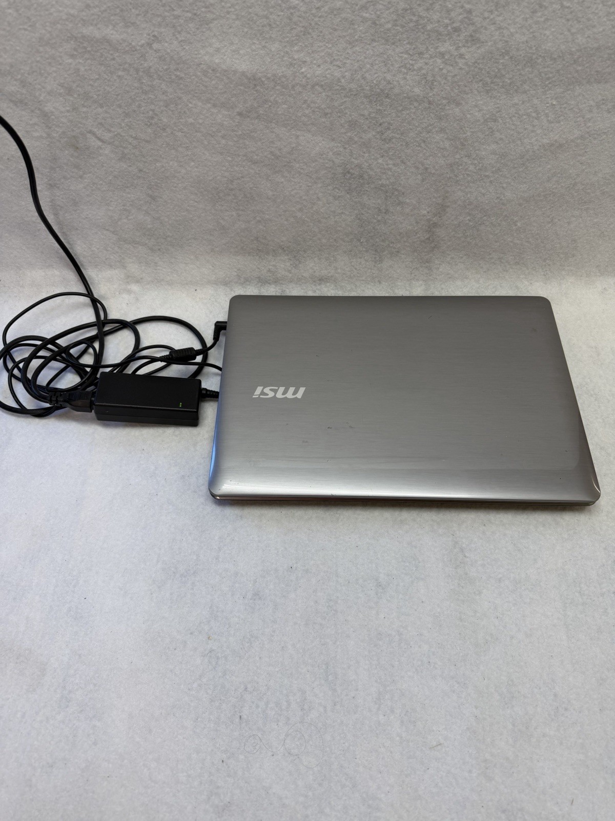 MSI Computer With Linux Mint 22.2. Intel Core i5-2410M