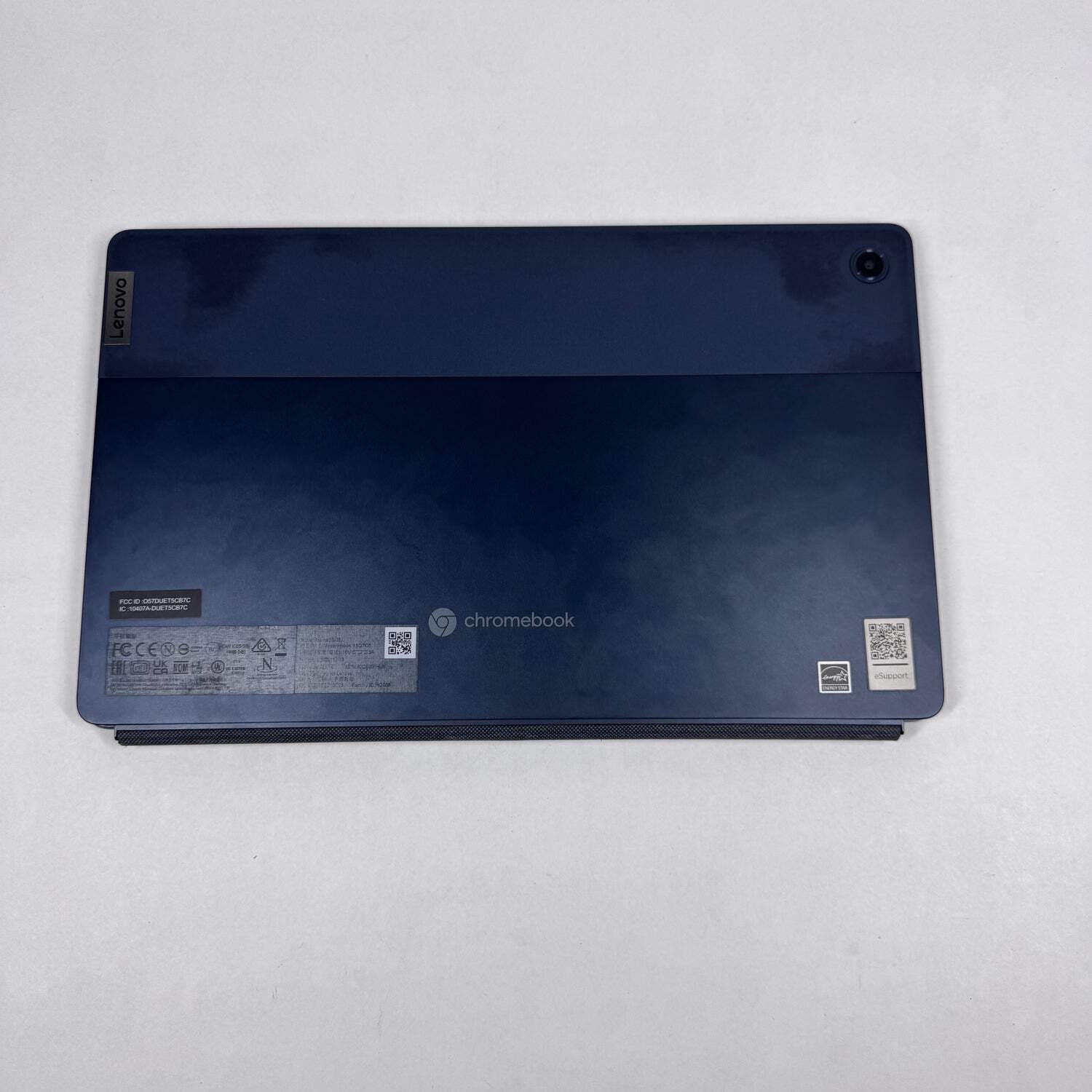 Lenovo IdeaPad Duet 5 13Q7C6 13.3″ Snapdragon 7c 2.55Ghz 8GB RAM 128GB SSD