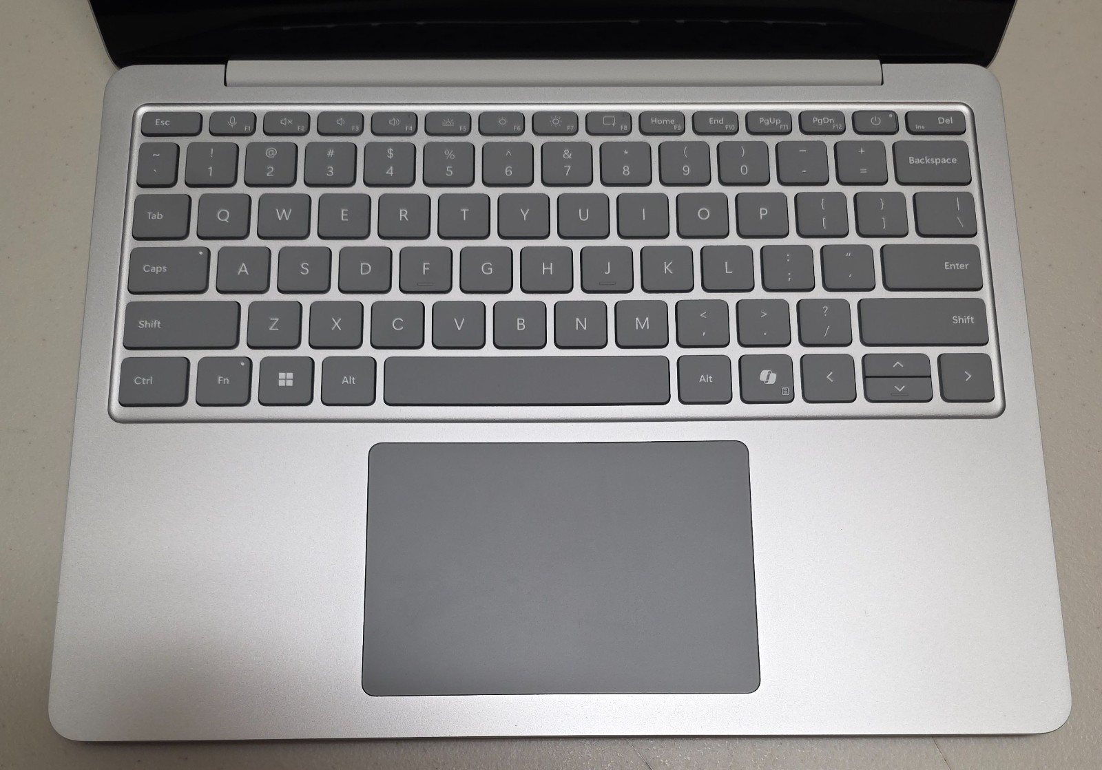 Microsoft Surface Laptop 13″ 2K Touch – Snapdragon X Plus – 16GB/512GB Warranty!
