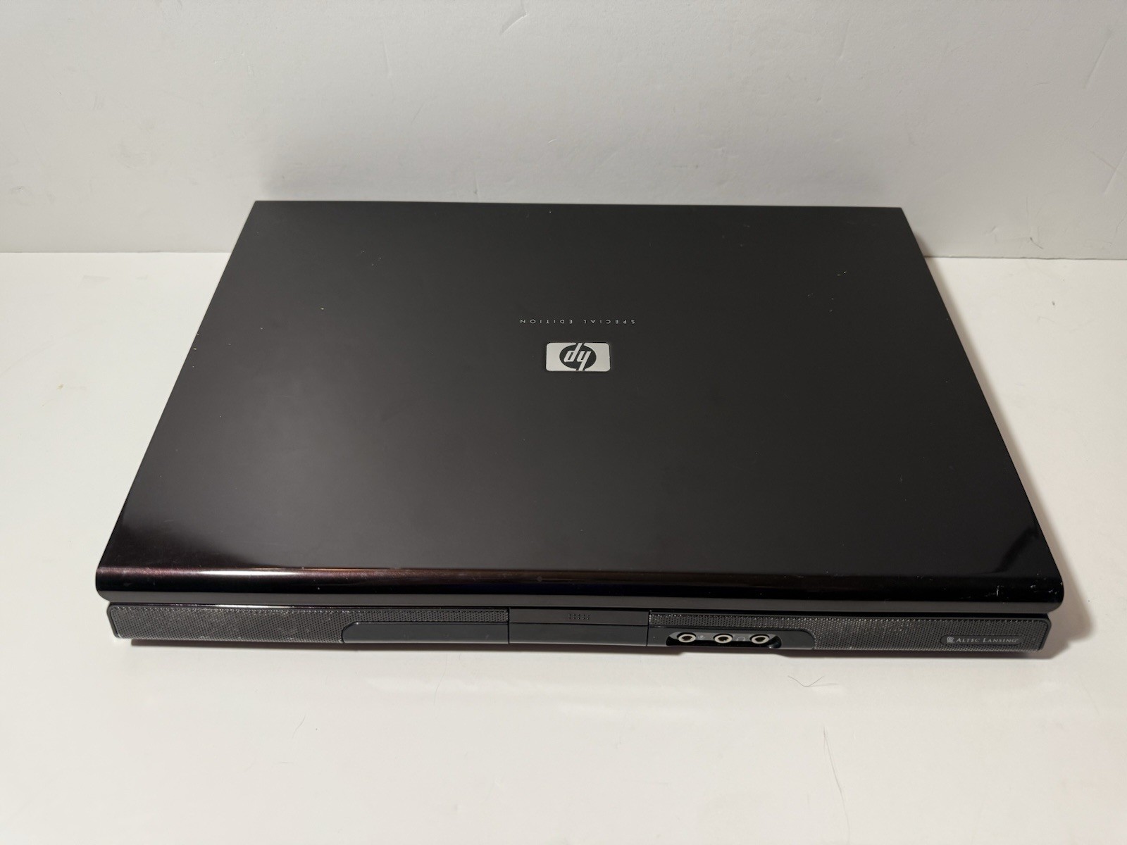 HP Pavilion DV1000 14.1″ 80GB 1GB Intel Pentium M 1.60GHz Windows XP Notebook PC