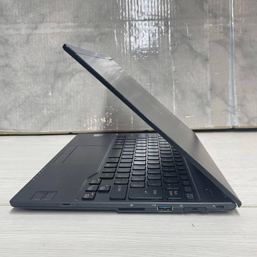 Fujitsu FMV LIFEBOOK U938 Intel Core i5-7200U SSD 256GB Memory 8GB