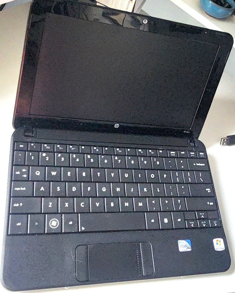 HP Mini 110-1144NR 10.1″ Laptop Netbook 250GB SSD 2GB RAM+Chrgr, Upgrades, Works