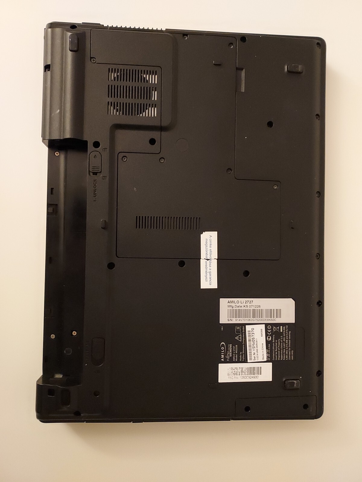Fujitsu Siemens Amilo LI 2727 Laptop
