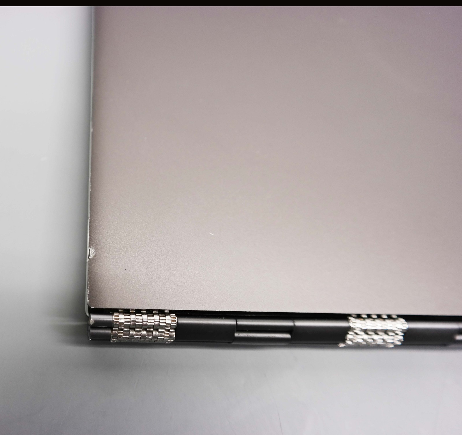 Lenovo Yoga 910-13IKB 14″ Core i7-7500U 8GB 256GB SSD