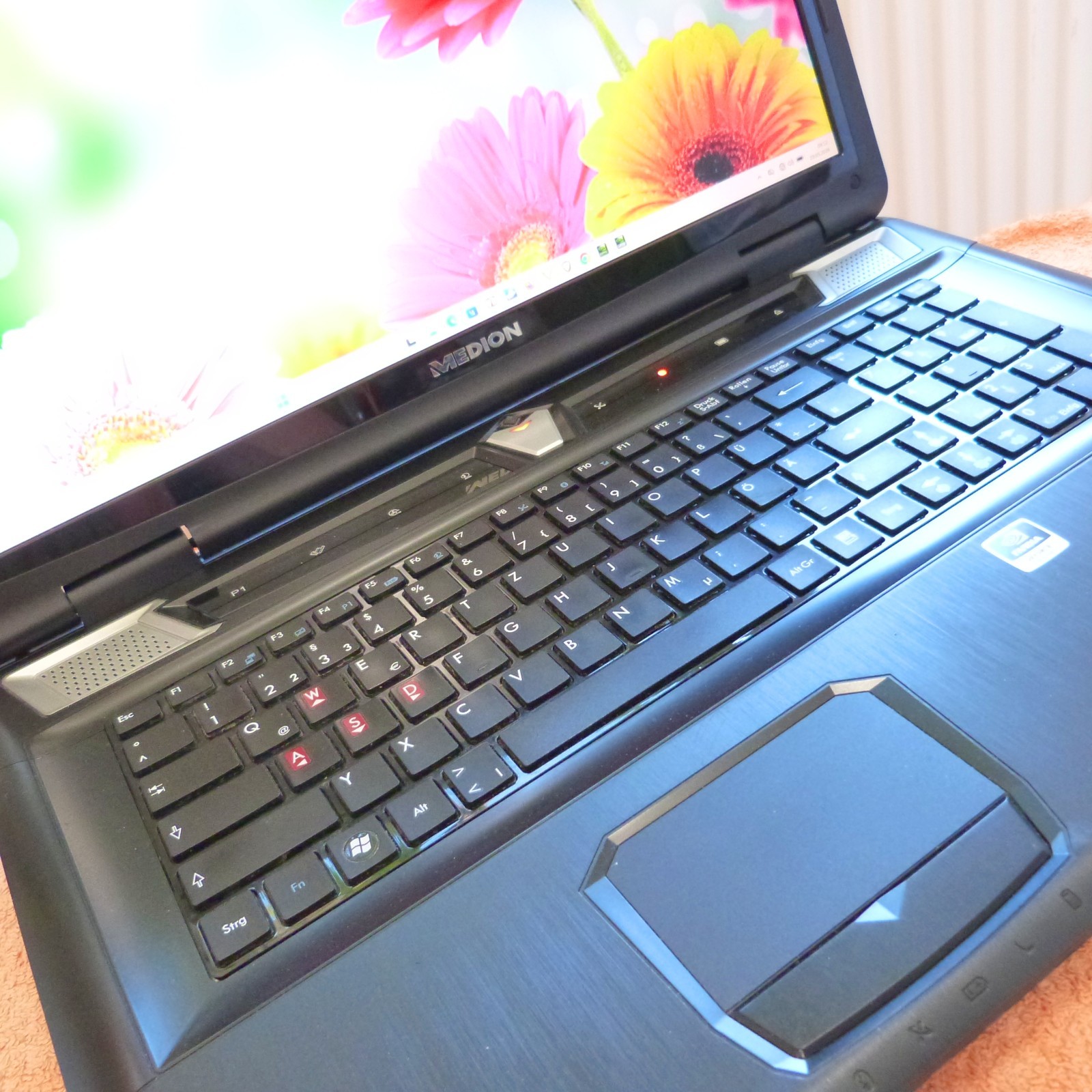Medion ERAZER X7820 17″ FULLHD l GeForce GTX i7 Windows 11 2x SSD HDD 1500GB