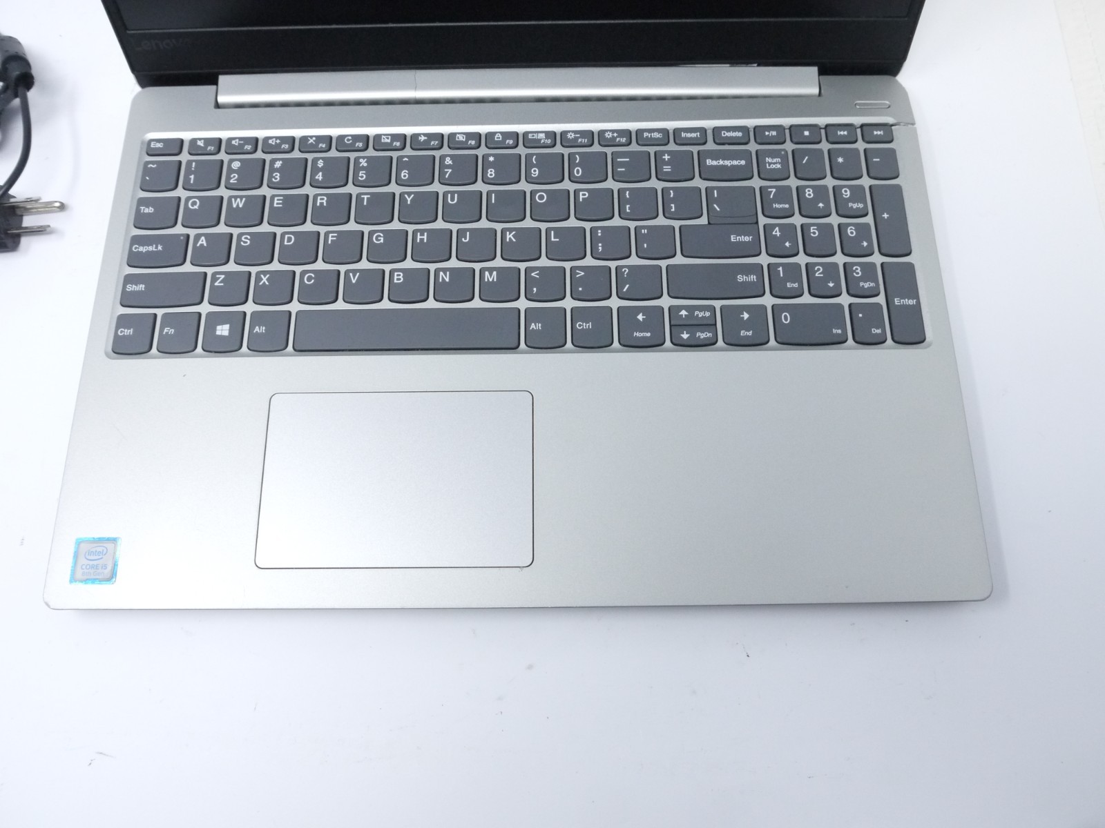 Lenovo IdeaPad 330s-15IKB 15.6″ Laptop – Core it-8250U / 4GB / 128GB SSD / Win11