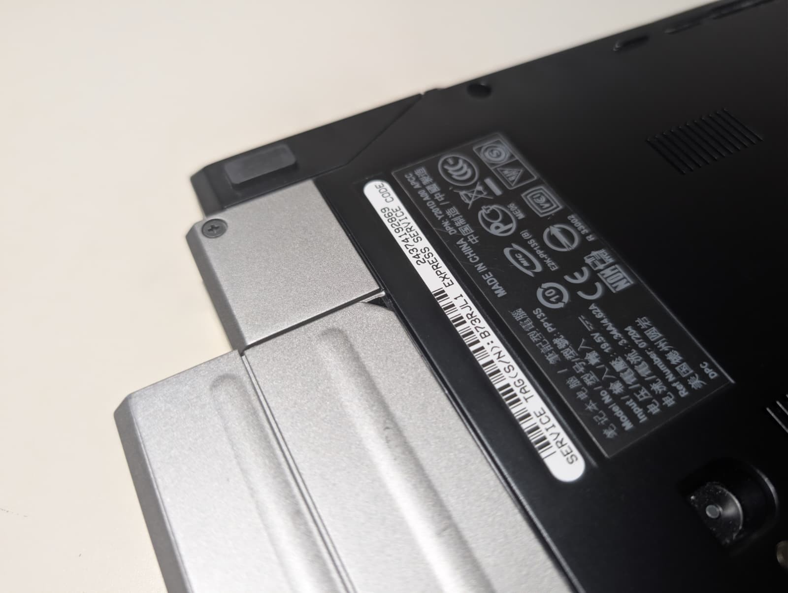 Dell Latitude E4300 | C2D 2GB RAM 160GB HDD | Win XP Pro 32-Bit | DVD+RW
