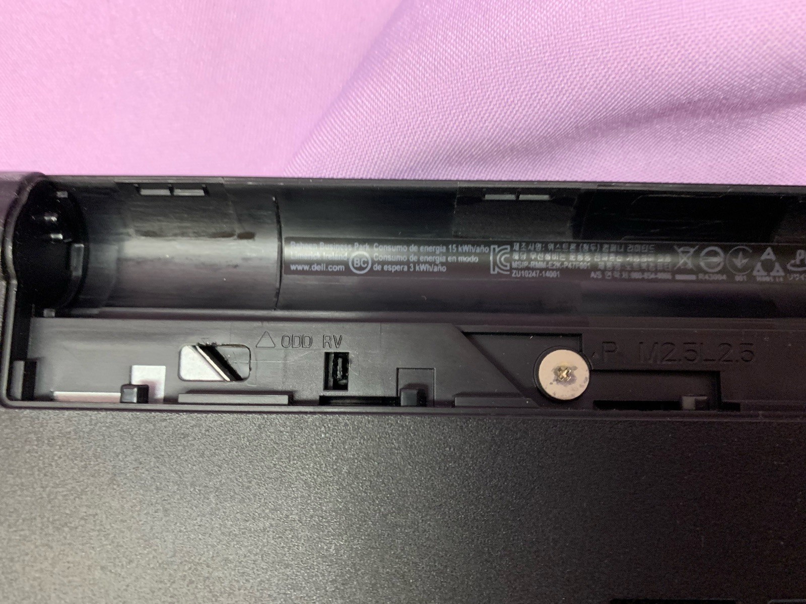 Dell Inspiron 15 P47F 15.6″ Laptop. Read Description