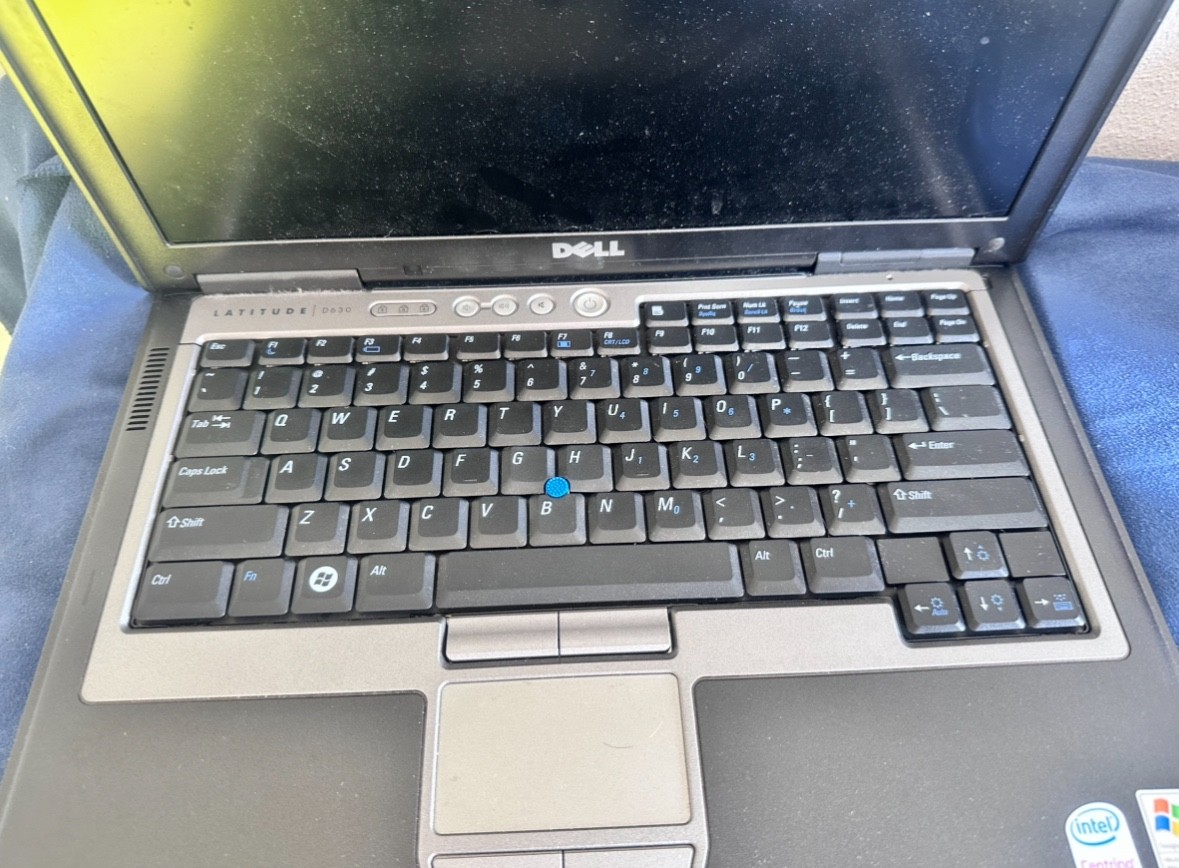 Dell D620 Laptop / 1.66ghz / 2gb / Windows XP / WIFI / DVD / RS232 Untested