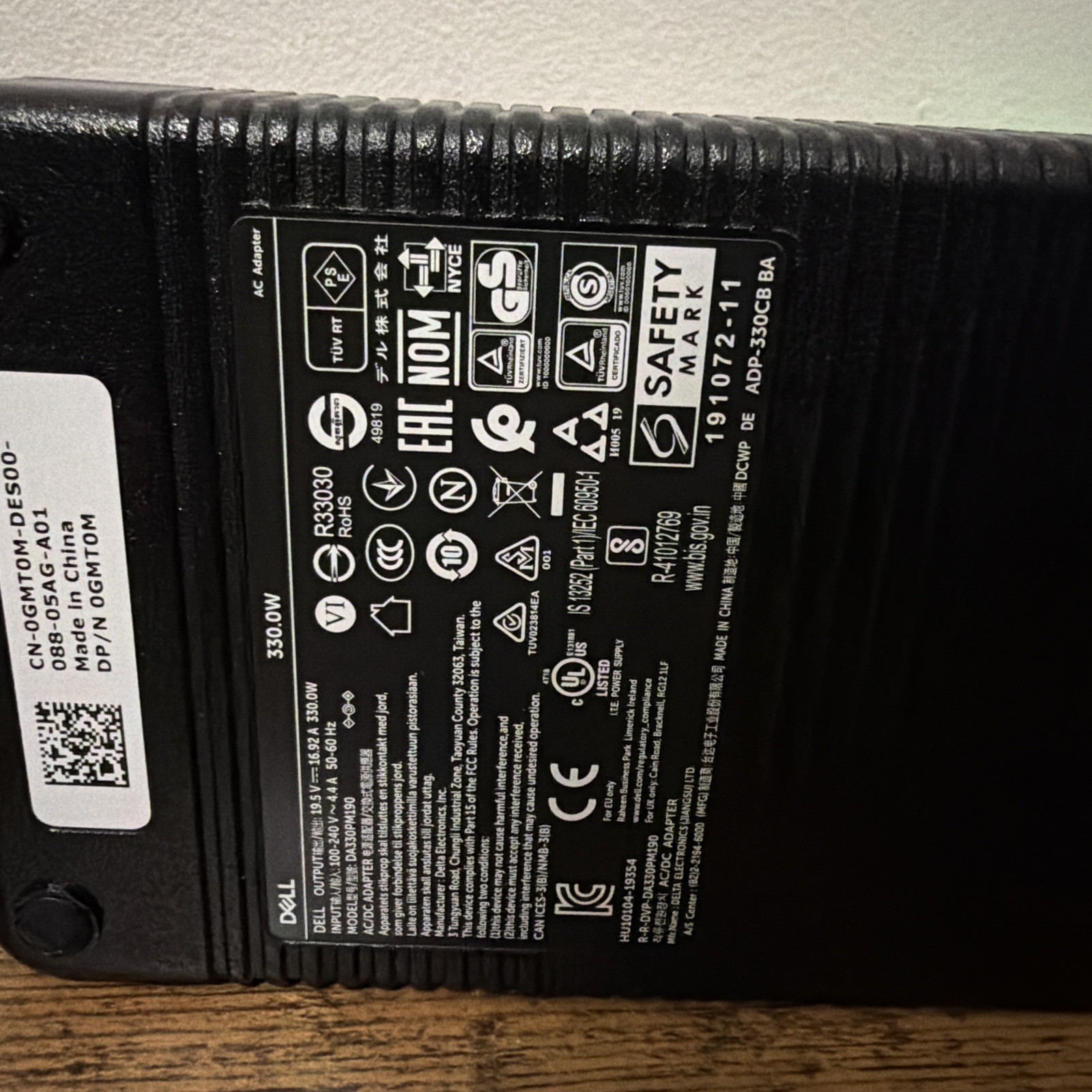 Alienware Area-51m R2 Gaming Laptop i9-10900K RTX 2080 Super 64GB 4TB SSD