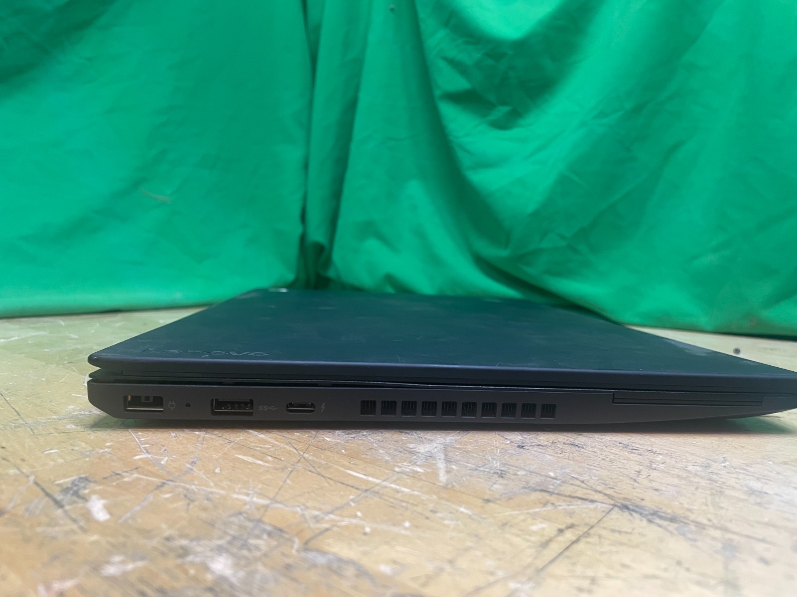 Lenovo Thinkpad T570 15″ Laptop Intel Core i5 – BAD LCD – PARTS/REPAIRS
