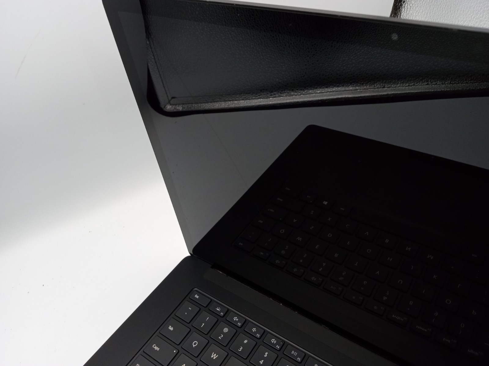 Microsoft Surface Laptop 4 1979 15″ Intel i7-1185G7 16GB 256GB Win11 *READ* -RR