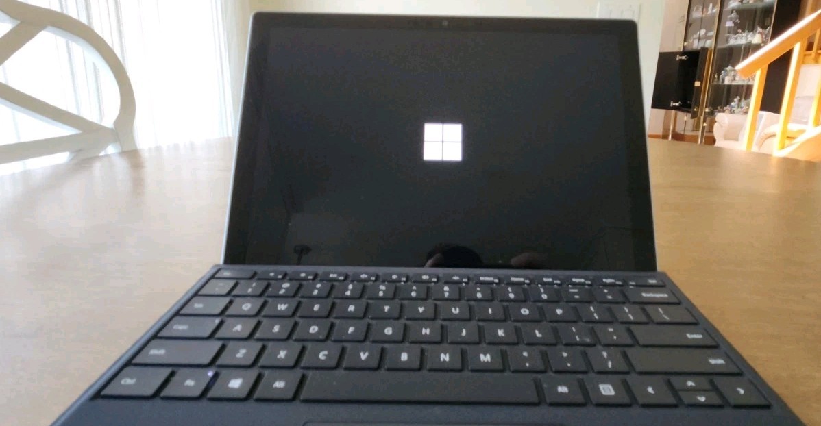 Microsoft Surface Pro 7+ plus i7, 16GB, 256 SSD, 11th Gen 1165G7 processor,