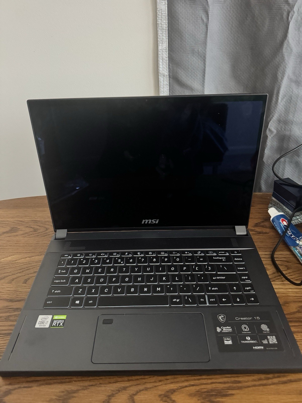 MSI Creator 15 A10SET- 15.6″ – i7- 16GB RAM – RTX 2060 – 500GB