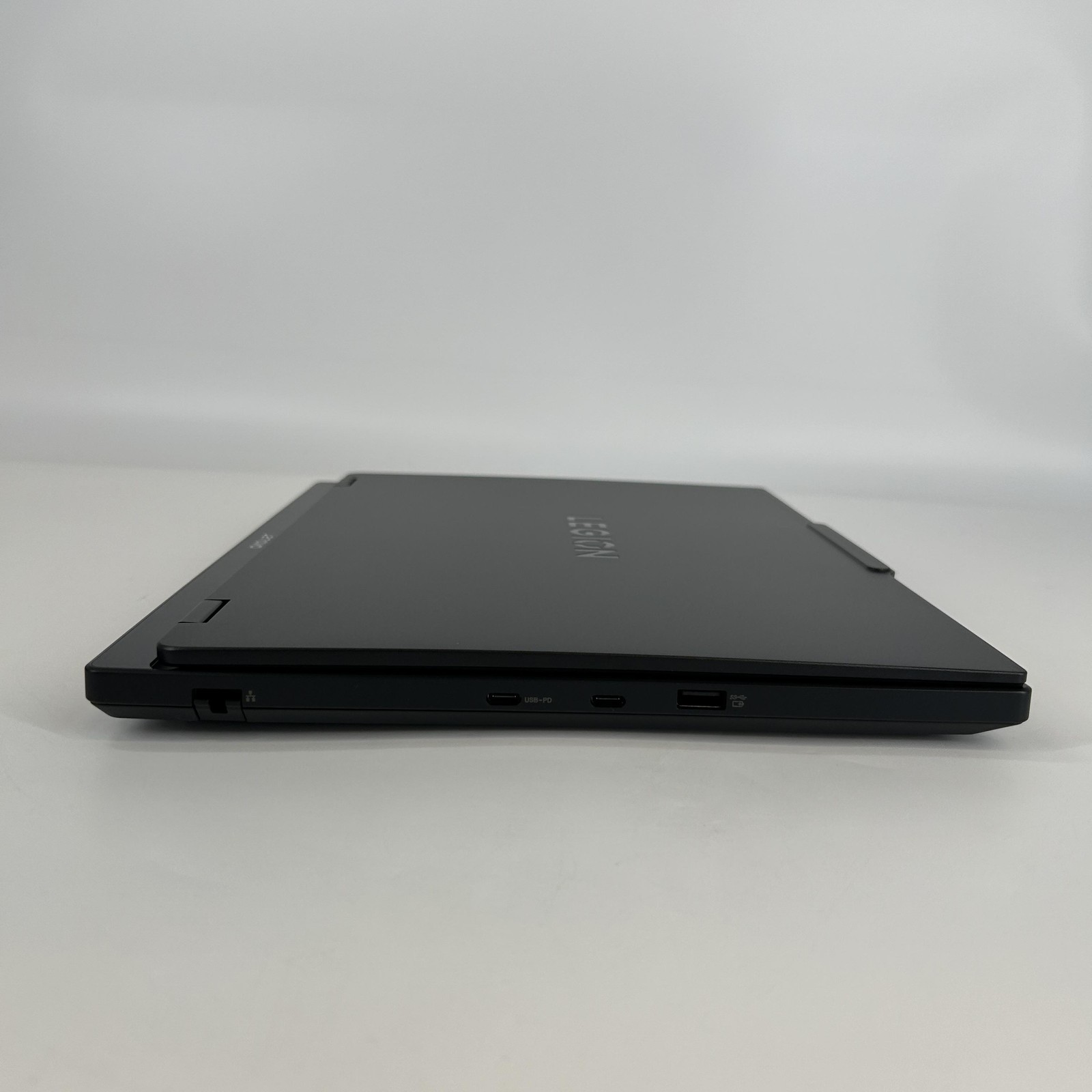 Lenovo Legion 5i Gen 10 15.1 165Hz QHD+ 2.1 GHz i7-14700HX 16GB 1TB SSD RTX 5070