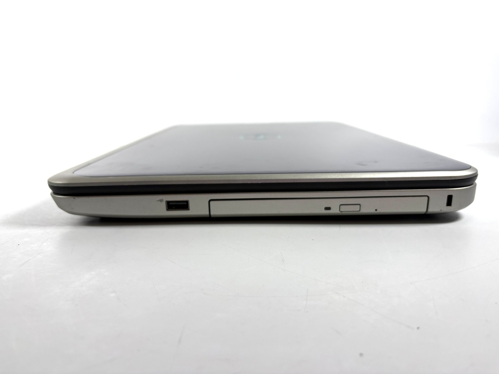 Dell Inspiron 5737 – 17.3″ HD+, 1.8GHz i7, 8GB RAM, NO SSD