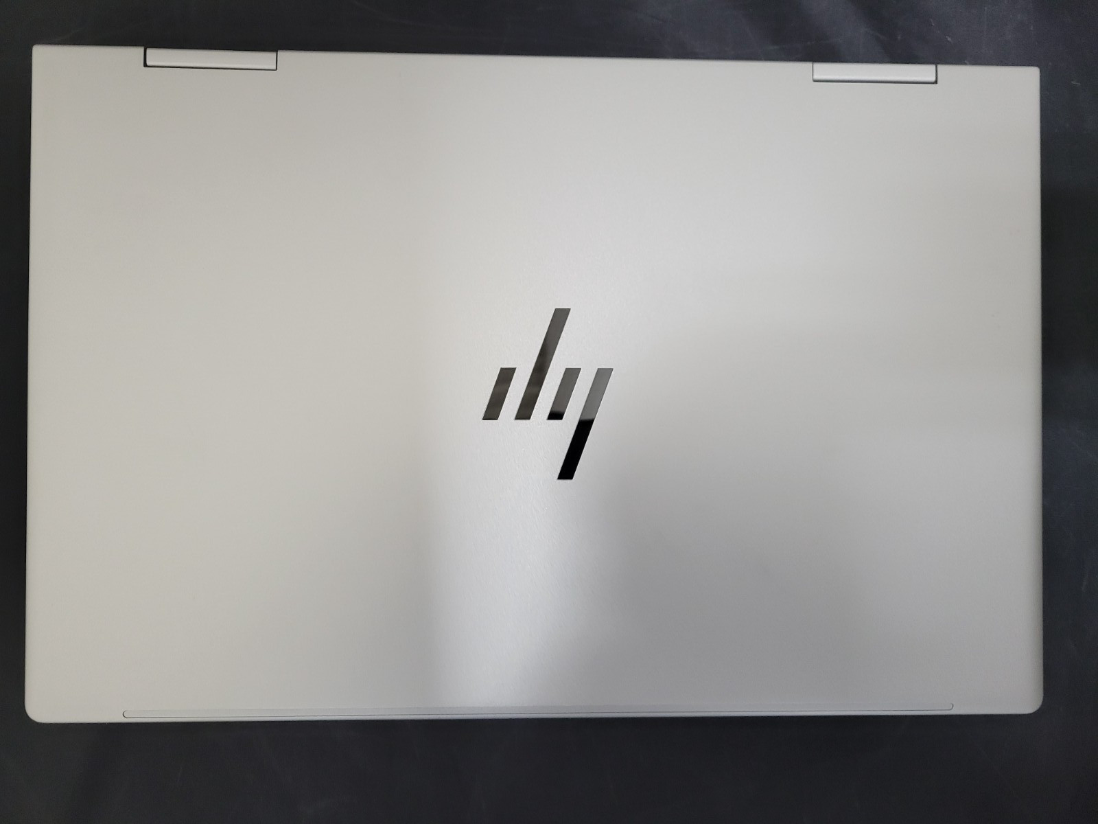 HP Envy x360 2-in-1 Touchscreen 14″ FHD, 10-Core Intel Core 5 120U 8/512