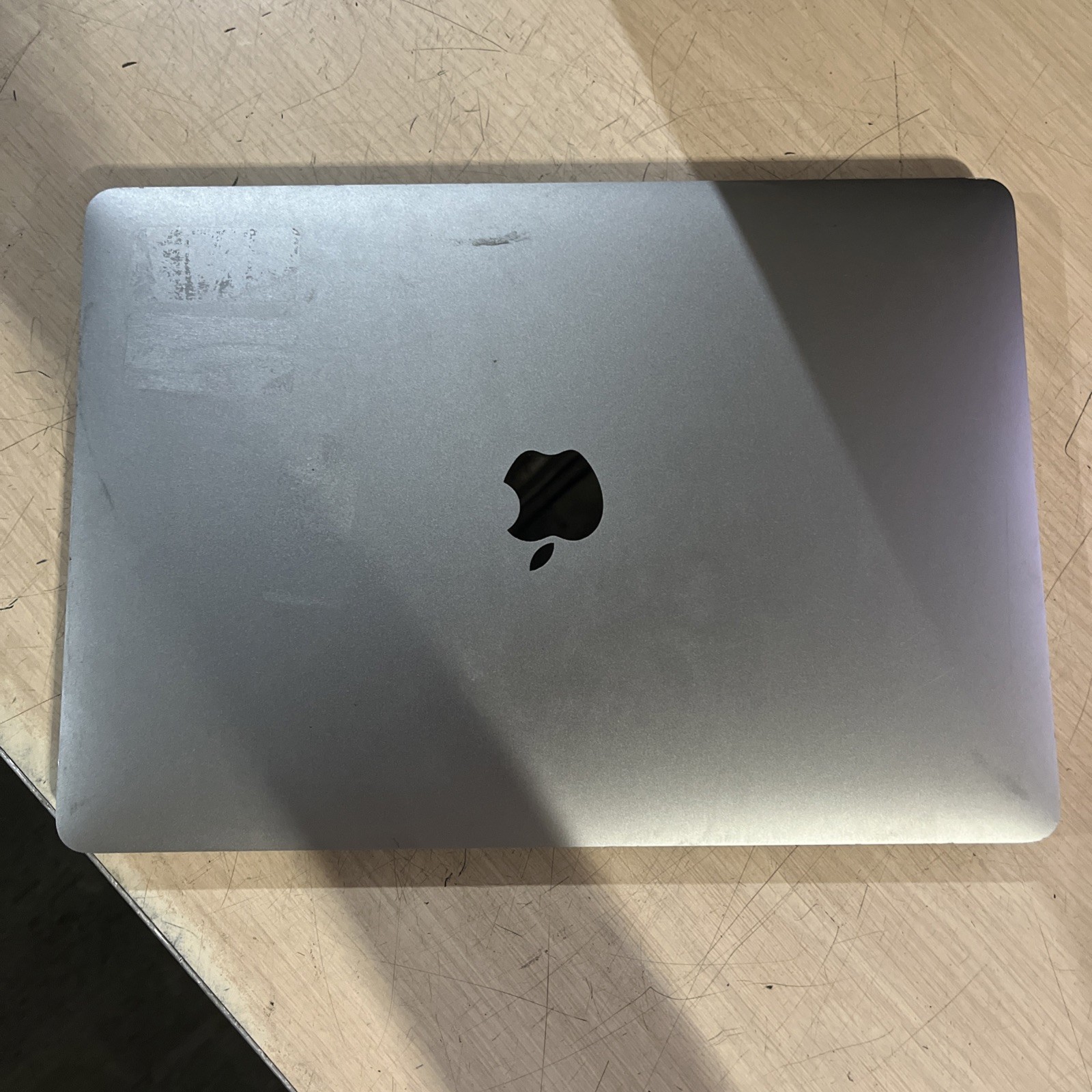 APPLE MACBOOK PRO “M1″ 8 CPU/8 GPU 13” 3.2GHZ 8GB RAM 256SSD