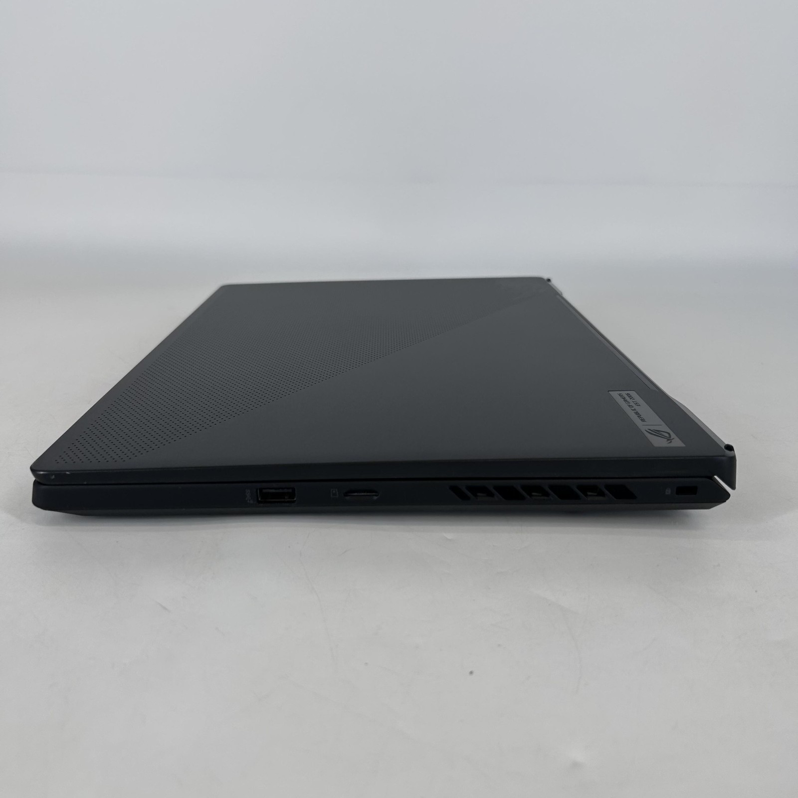 Asus ROG Zephyrus M16 GU603 165Hz FHD+ 2.3 GHz i7-12700H 16GB 512GB SSD RTX 3060