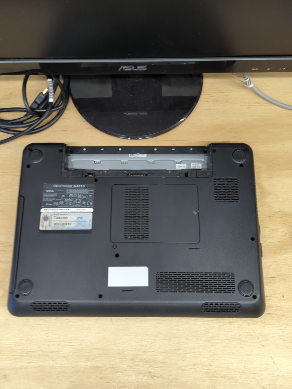 964 – DELL Inspiron N4010 P11G – FOR PARTS / AS-IS