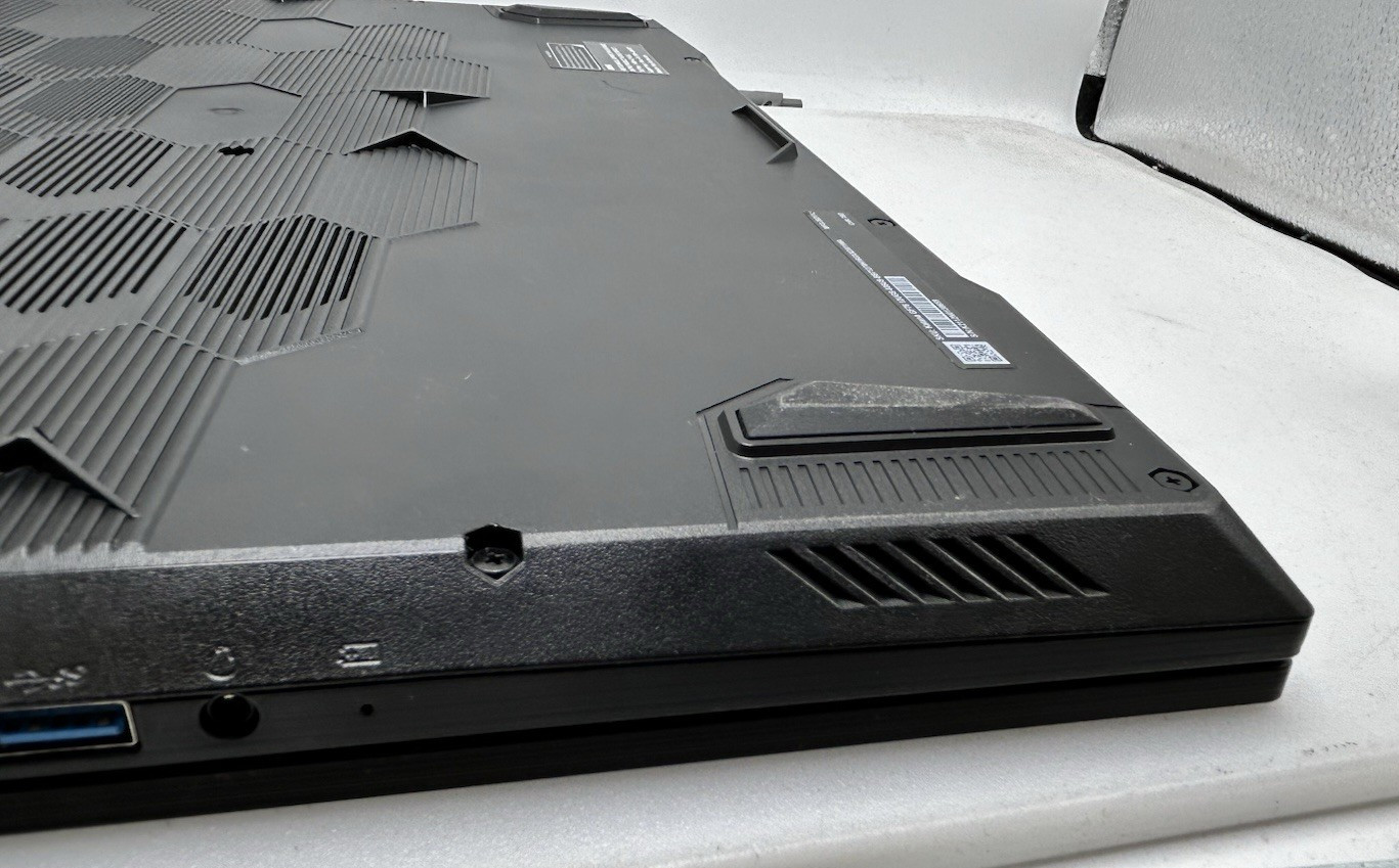 MSI Katana GF76 – 17.3″ FHD – i7-12700H – 16GB RAM – RTX 3070 Ti –1TB SSD– Black