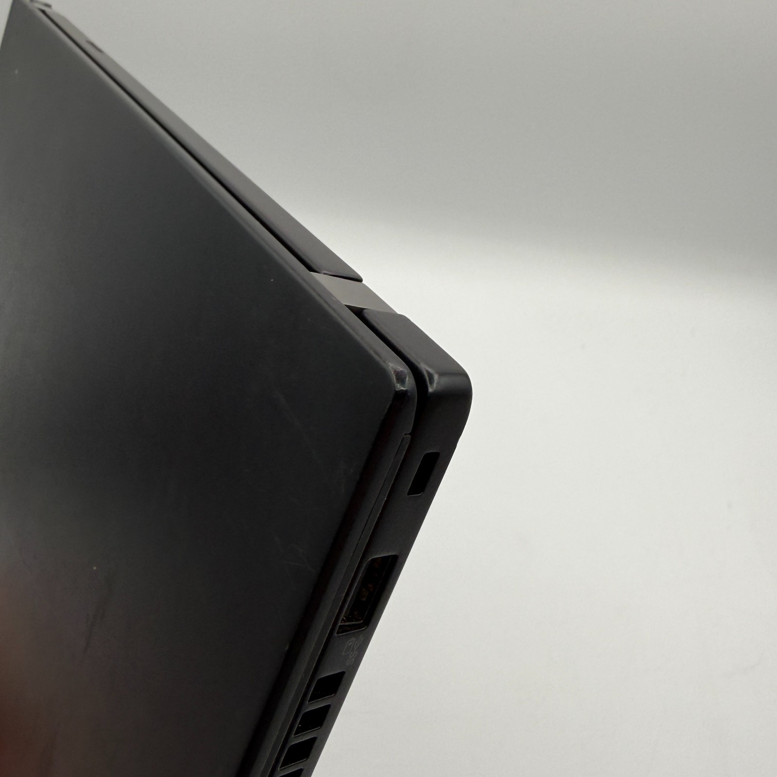 Lenovo ThinkPad T490s i7-8565U Touch 16GB 256GB SSD Win11Pr Fingerprint LTE READ
