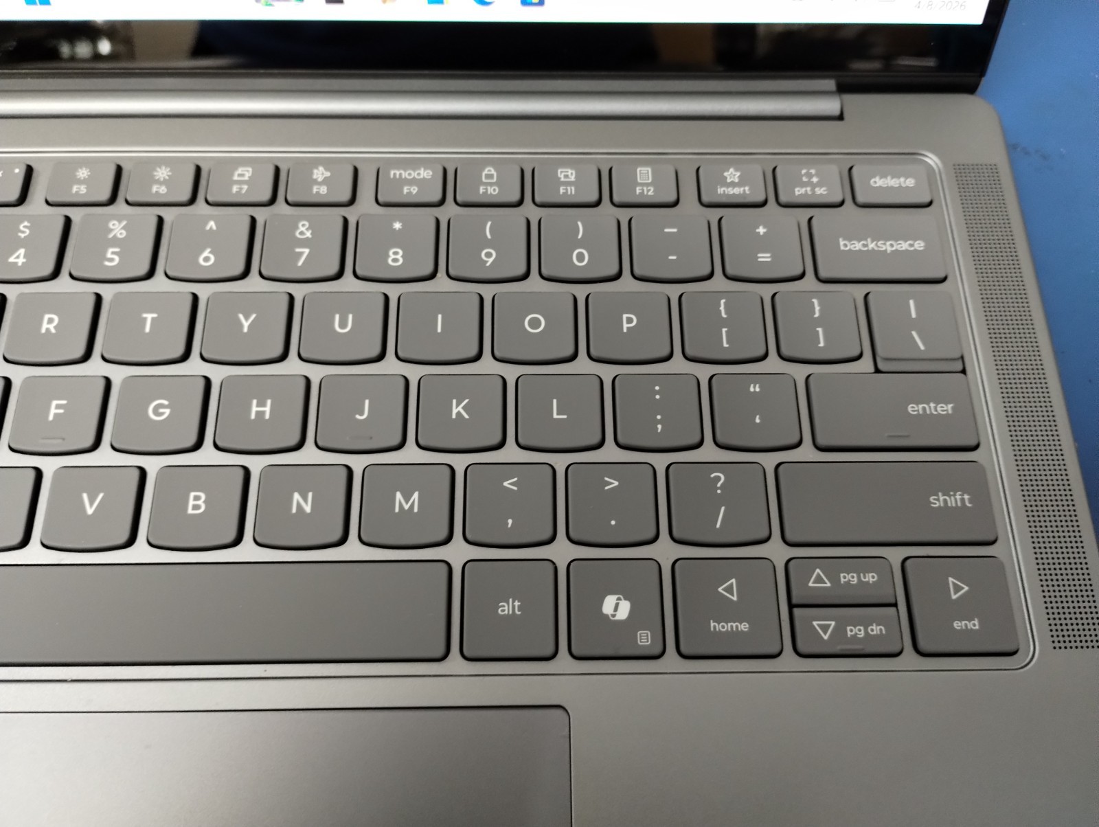 Lenovo Slim 7 14ILL10, Intel Core Ultra 7 258V, 2.20 GHz, 32 GB RAM, 1 TB NVMe