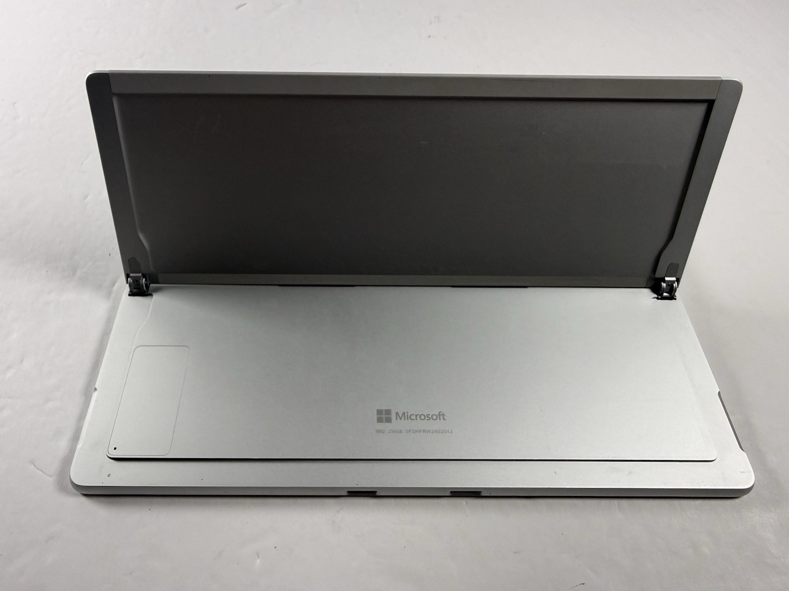 Microsoft Surface Pro 8 (1982) i5-1145G7 – 16GB RAM – 256GB 120Hz – Win 11 Pro