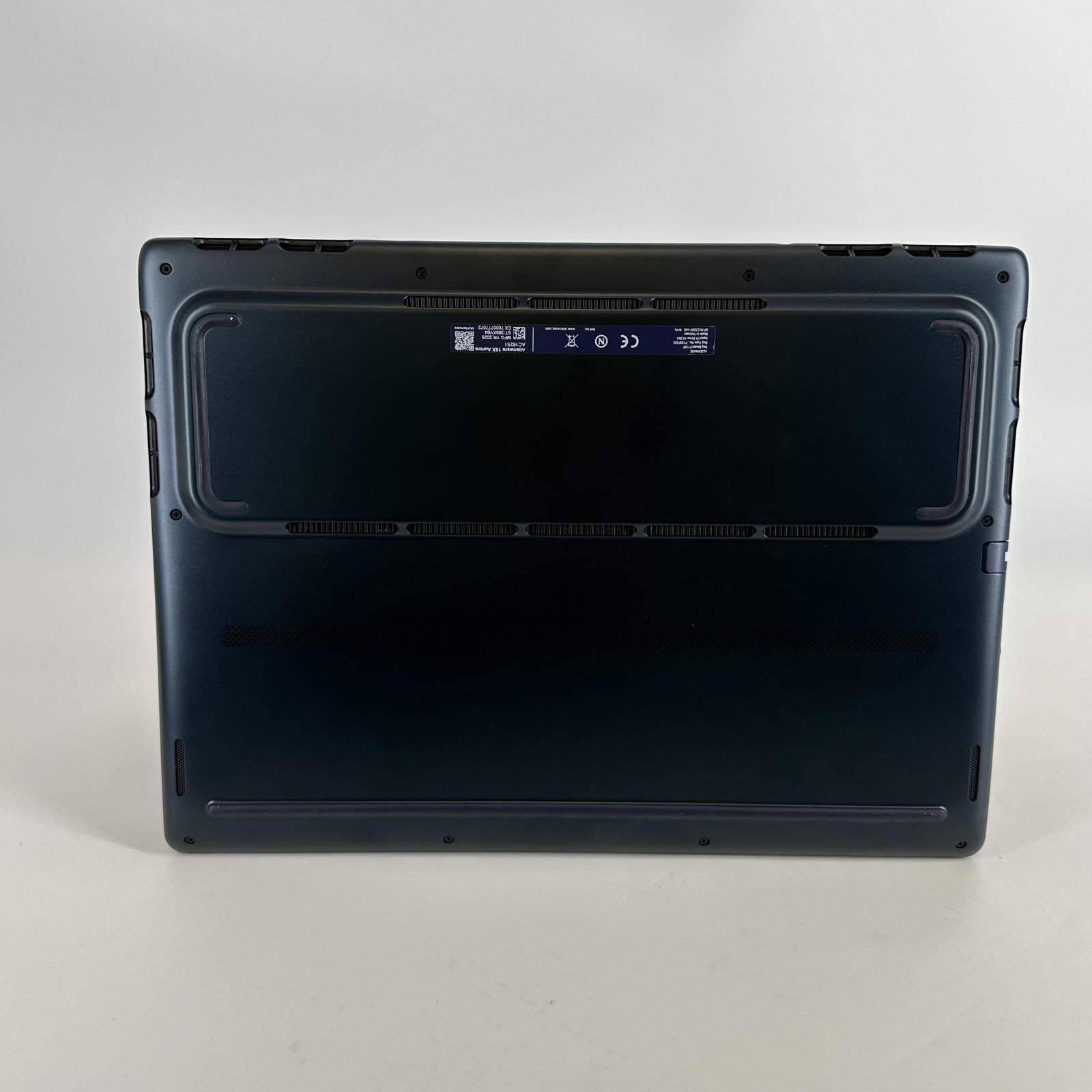 Dell Alienware 16X Aurora 240Hz QHD+ 2.7 GHz Ultra 9 275HX 32GB 2TB SSD RTX 5070
