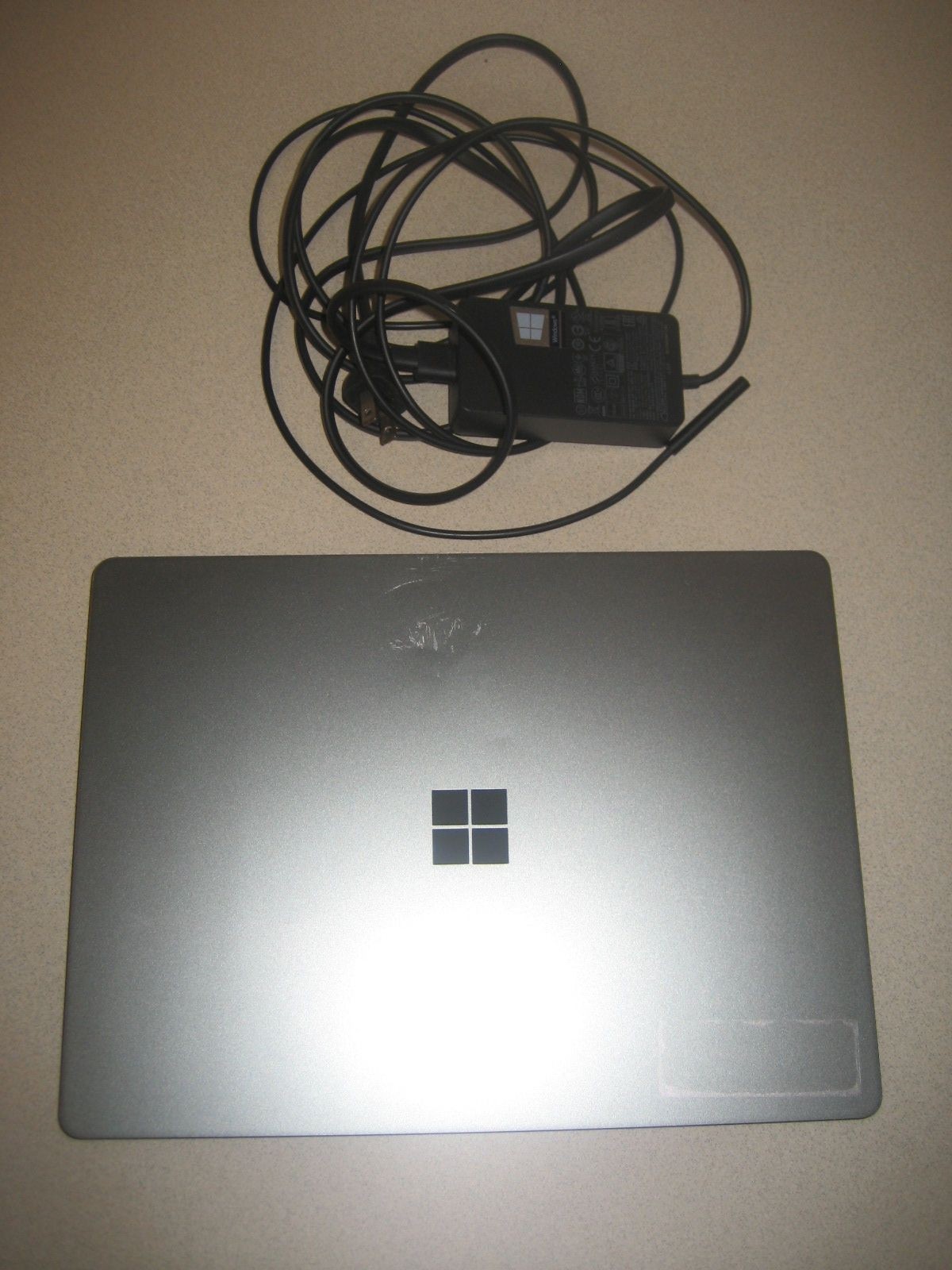 Microsoft Surface Laptop Go 3 12th Gen i5-1235U 12.4″ 8GB 256GB SSD Win 11 Home