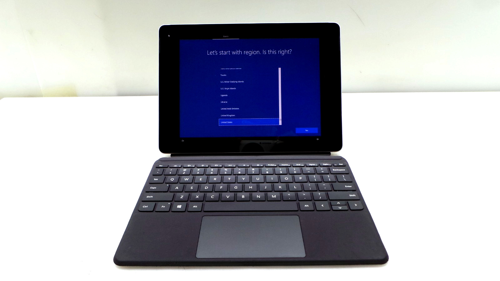 Microsoft Surface Go 2 10.5″ Pentium 4425Y 1.70GHz 4GB RAM 64GB SSD WIN 10 PRO