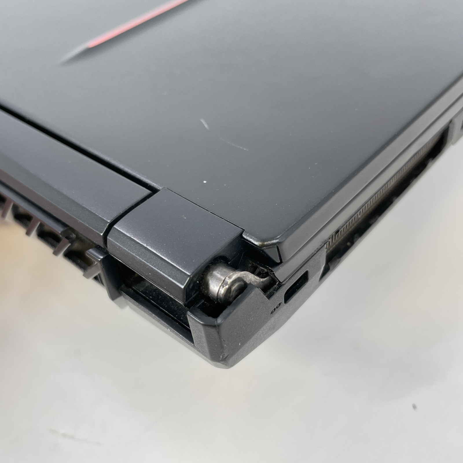 MSI Raider GE75 17 144Hz FHD i7-10750H 2.60GHz 16GB 512GB SSD/1TB HDD RTX 2060