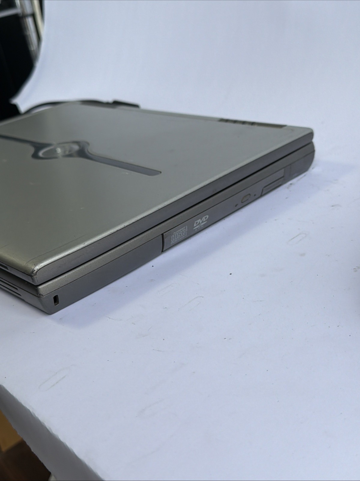 Dell Inspiron 8600 15″ Windows XP Laptop Radeon 9600 1680×1050 9 Pin Serial NICE