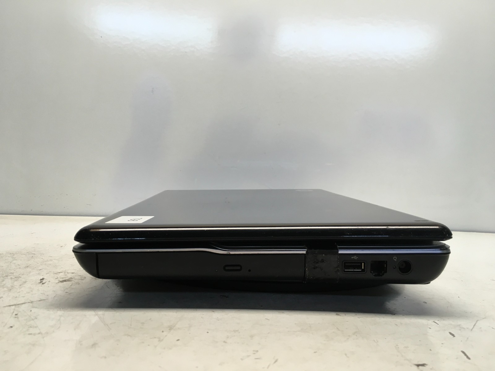 HP G61-429WM AMD Sempron M120 2100MHz 2 GB NO HDD/Battery