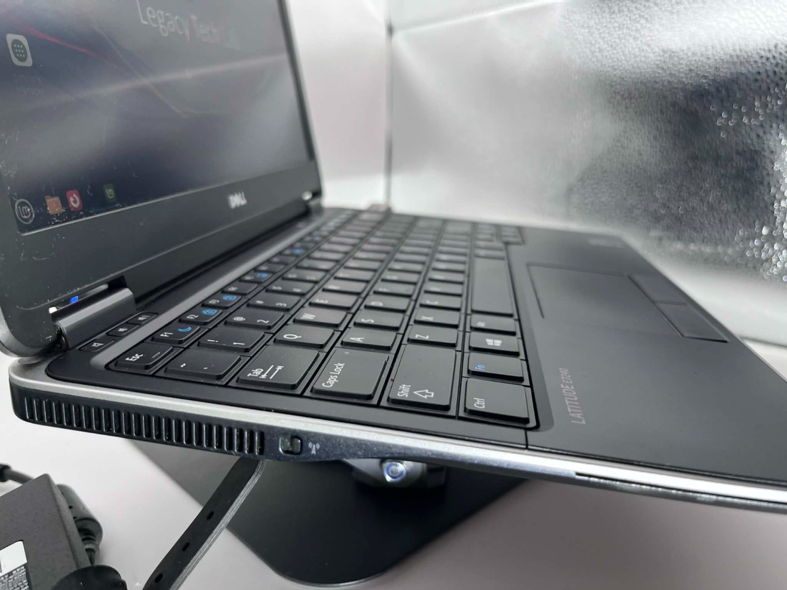 Dell Latitude|Linux Mint| i5-4310U| Backlit Keys |8GB RAM | 128GB SSD | 1 YR WTY