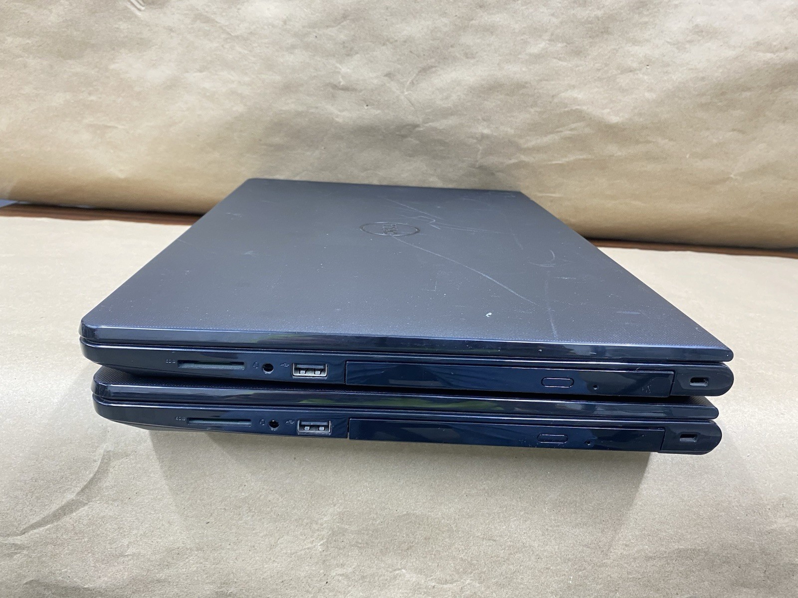 Lot of (2) Dell Inspiron 15-3567 – 15.5″ HD – i3-6006U – No RAM – NO HDD/OS
