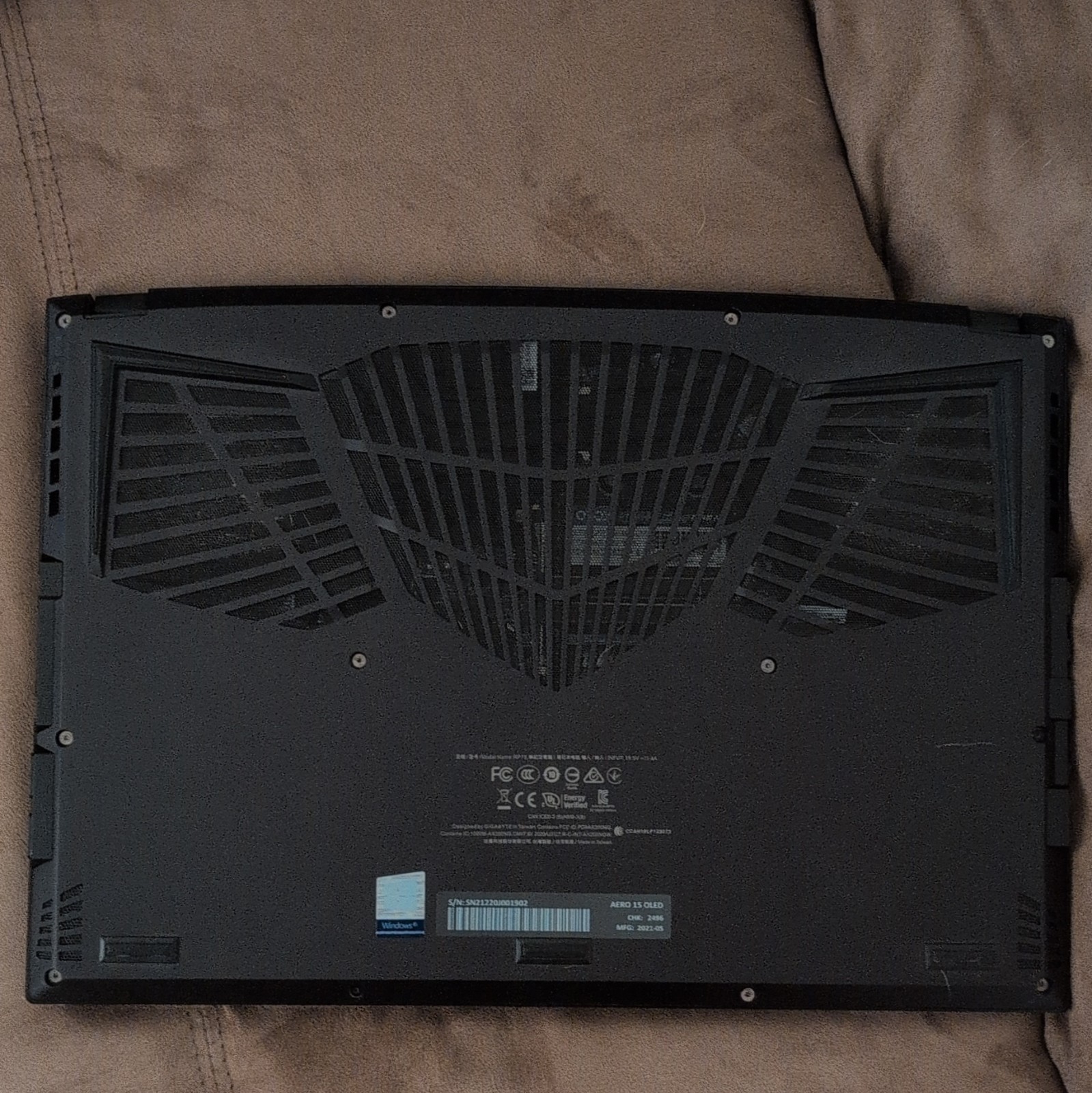GIGABYTE AERO 15 OLED 15.6in 4K i9 32GB 1TB SSD RTX 3080 Win10