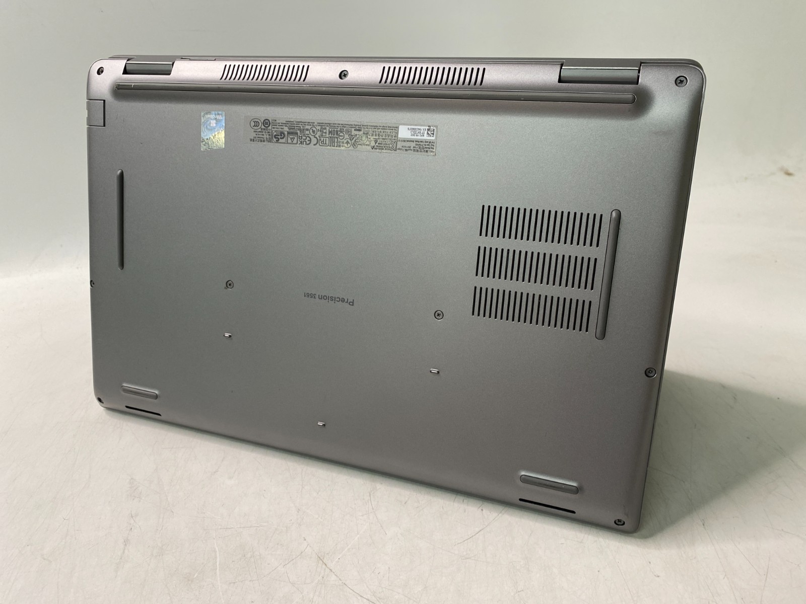 Dell Precision 3561 i5-11500H 16GB DDR4 256GB SSD Win11H 90%+ Battery Chip Paint