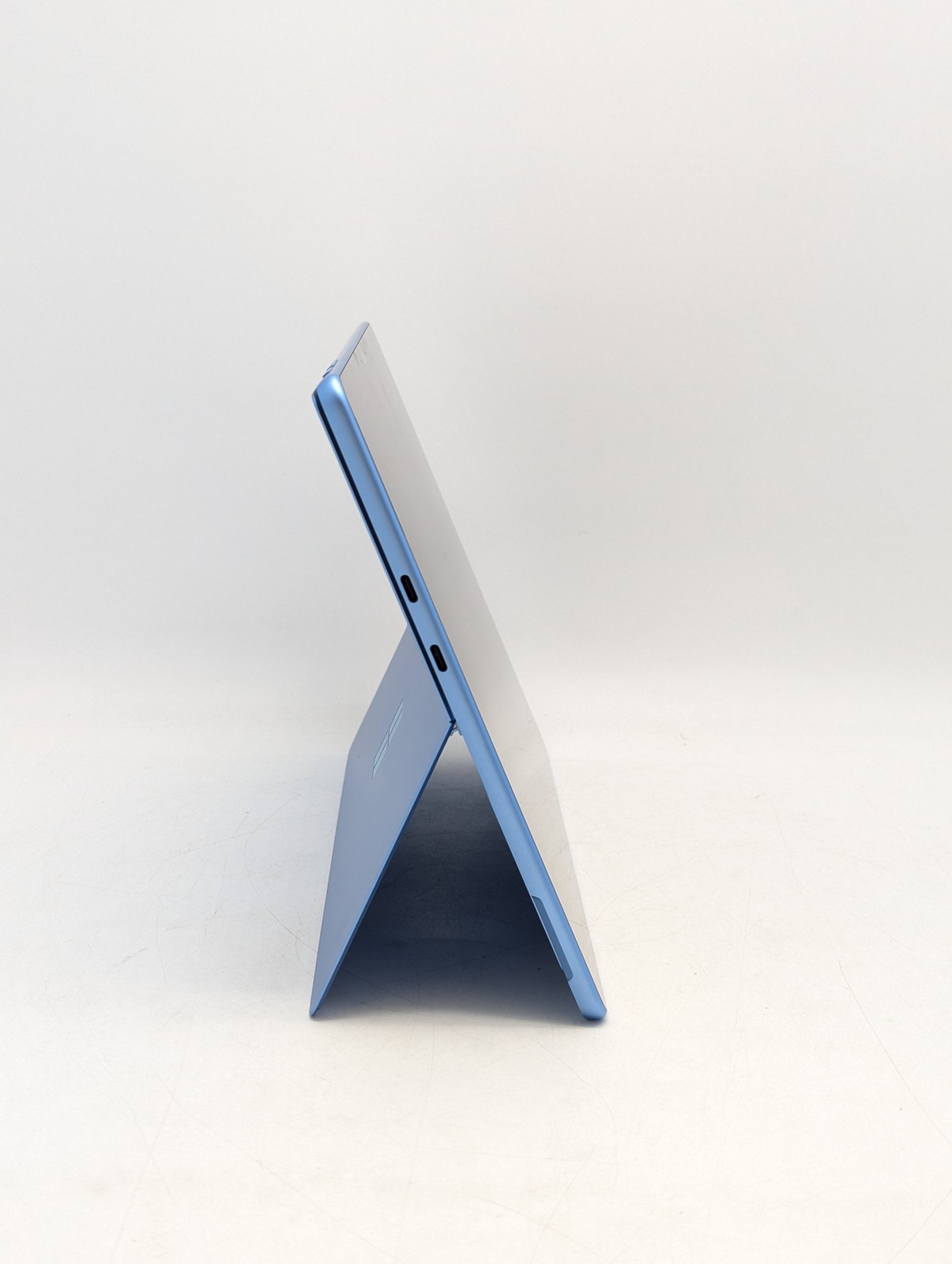 Microsoft Surface Pro 11 13″ Snapdragon X Plus 16GB DDR5 512GB SSD Windows 11