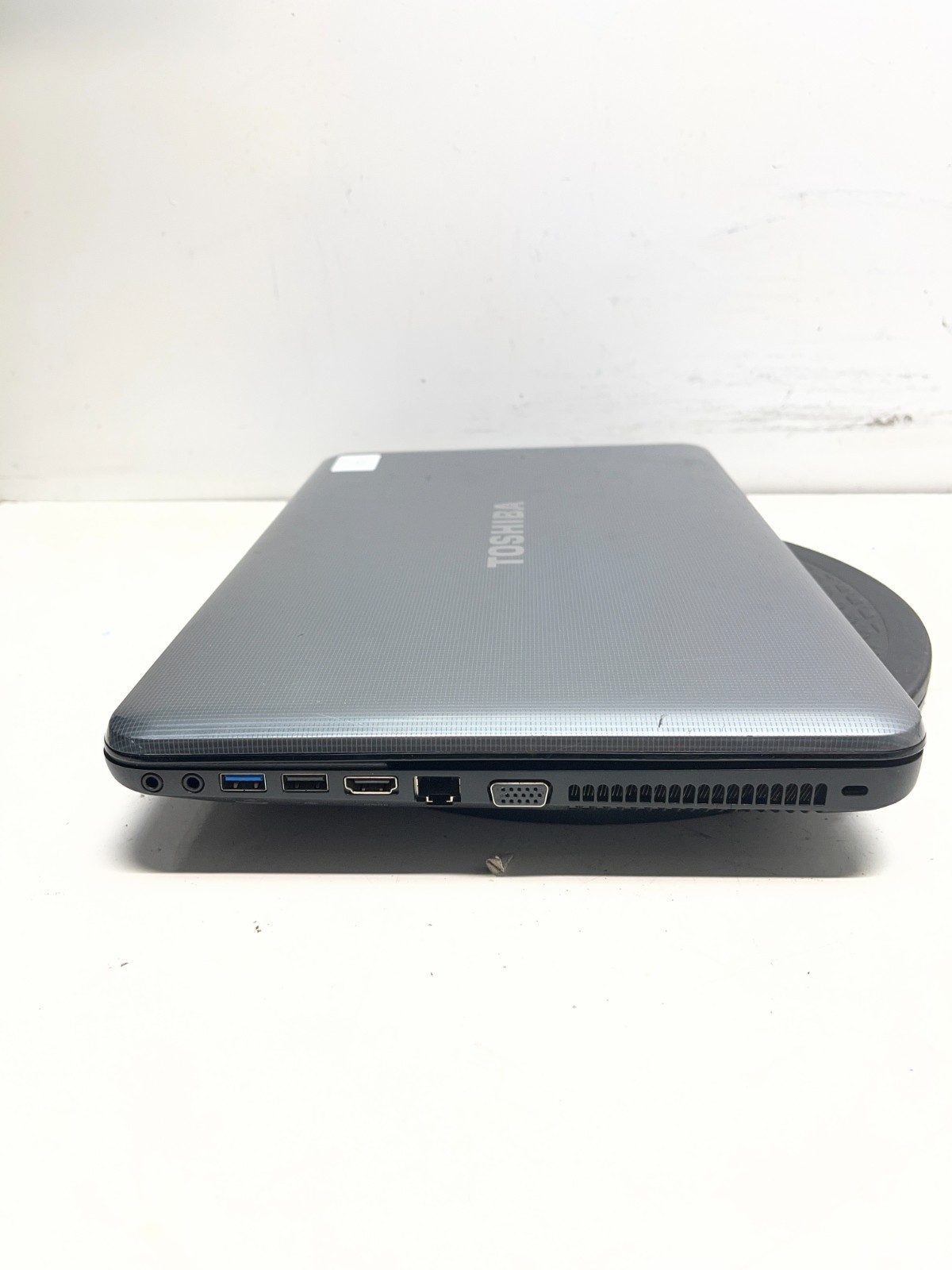 Toshiba Satellite C855D-S5238 AMD A6-4400M 2.70GHz 4GB NO HDD