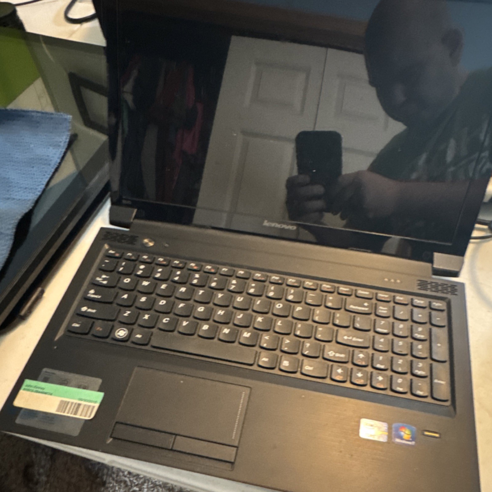 Lenovo G500 Notebook Laptop 15.6″ Windows 7 Core i3 4GB 500GB Black Wi-Fi