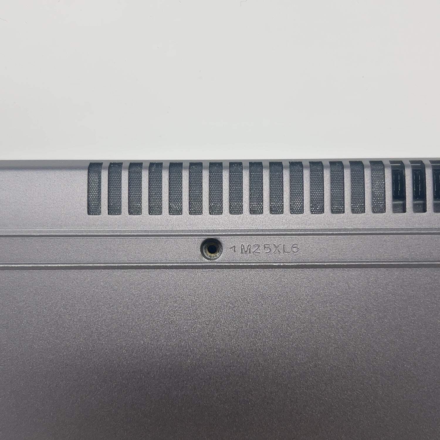 Broken HP Envy x360 15Z-BQ100 17″ Ryzen 5 2500U 2.0GHz 8GB RAM 128GB SSD READ