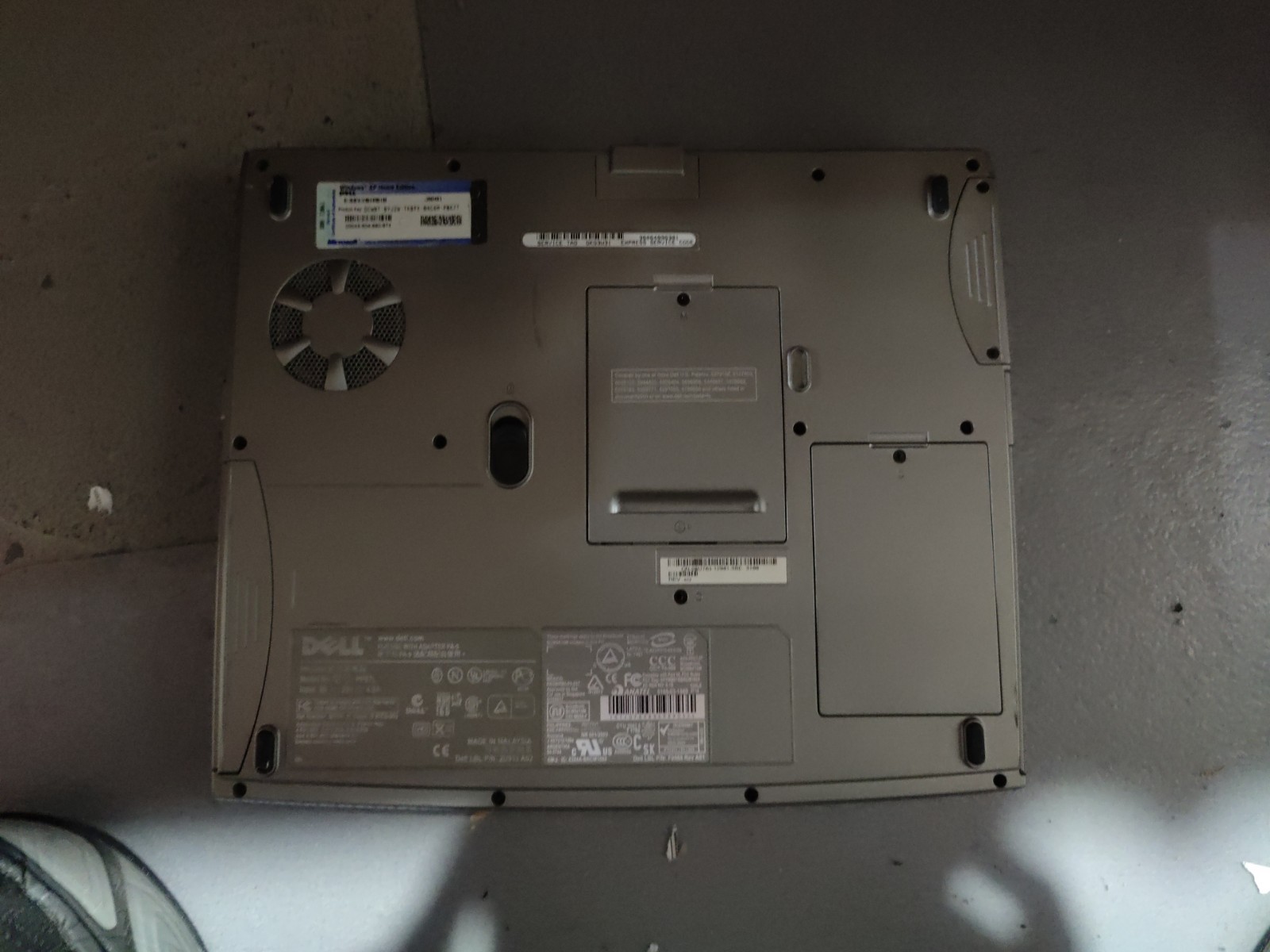 Vintage Dell Inspiron 1100 Laptop 2.29 GHz RAM 256 MB