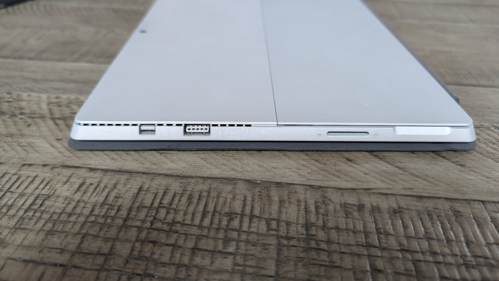 Microsoft Surface Pro 2 128GB SSD Parts*** With Case