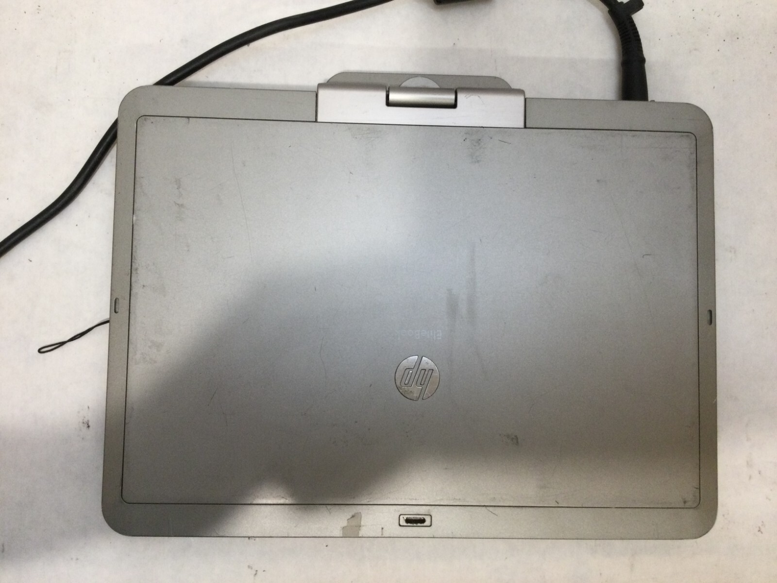 HP EliteBook 2740p / Intel Core i5 M560 @ 2.67GHz / (CRACKED/MISSING PARTS!) -MR