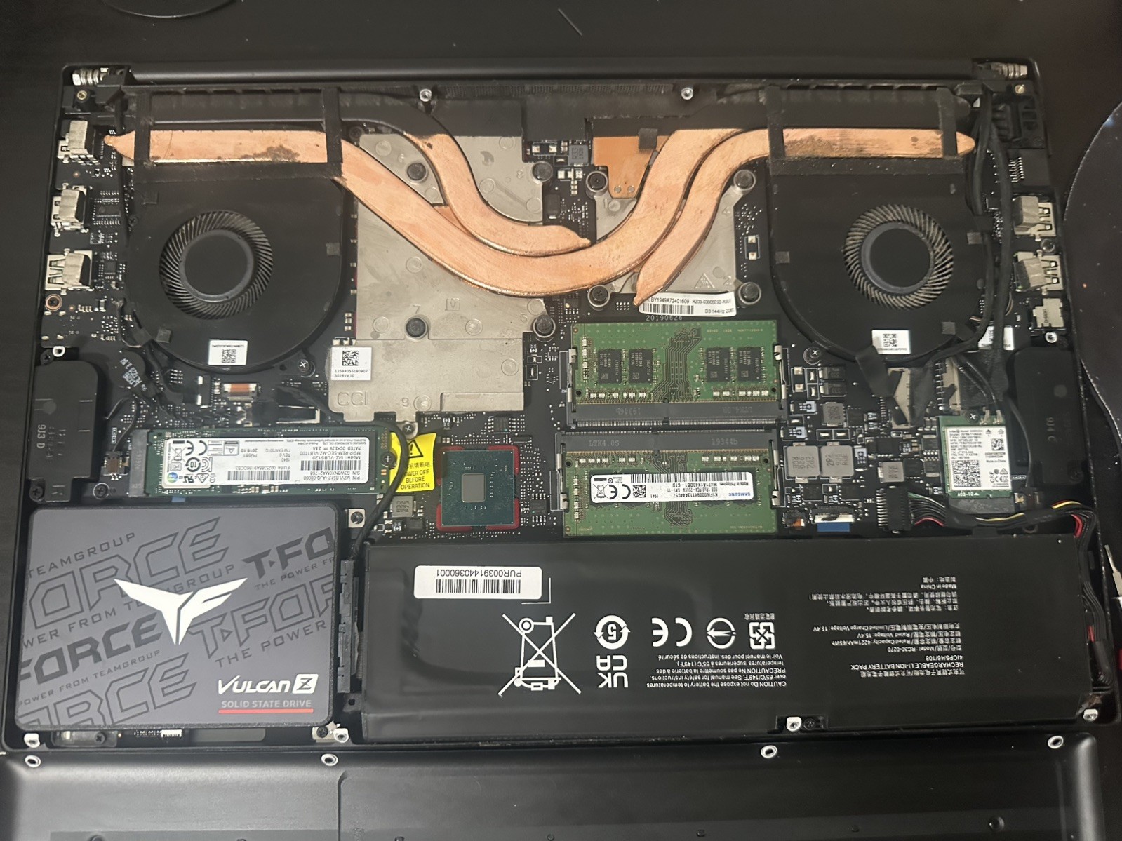 Razer Blade 15 Base 2019| i7-9750H|RTX 2060 6GB| 16GB RAM|1.5TB|READ DESCRIPTION