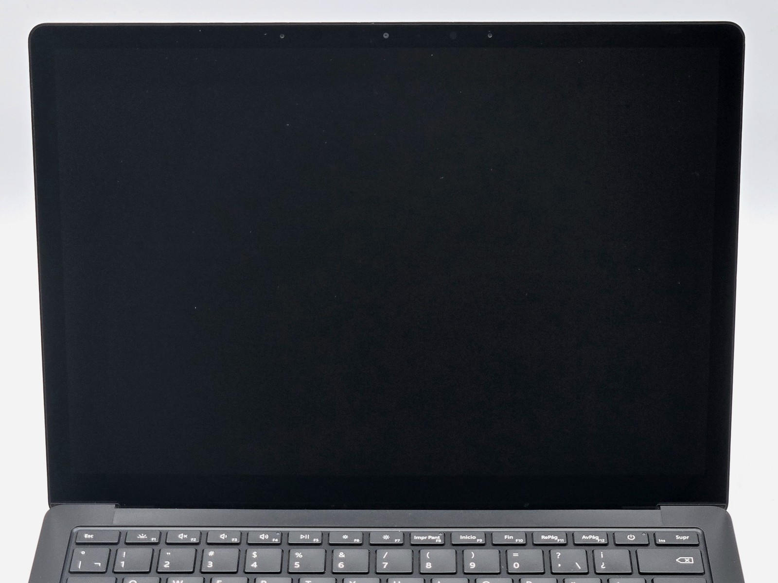 Microsoft Surface Laptop 3 13″ 2256 x 1504 Touch I7-1065G7 256GB SSD 16GB W11
